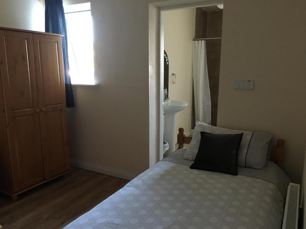 Double Rooms & Twin Rooms Rahoon Galway Esterno foto